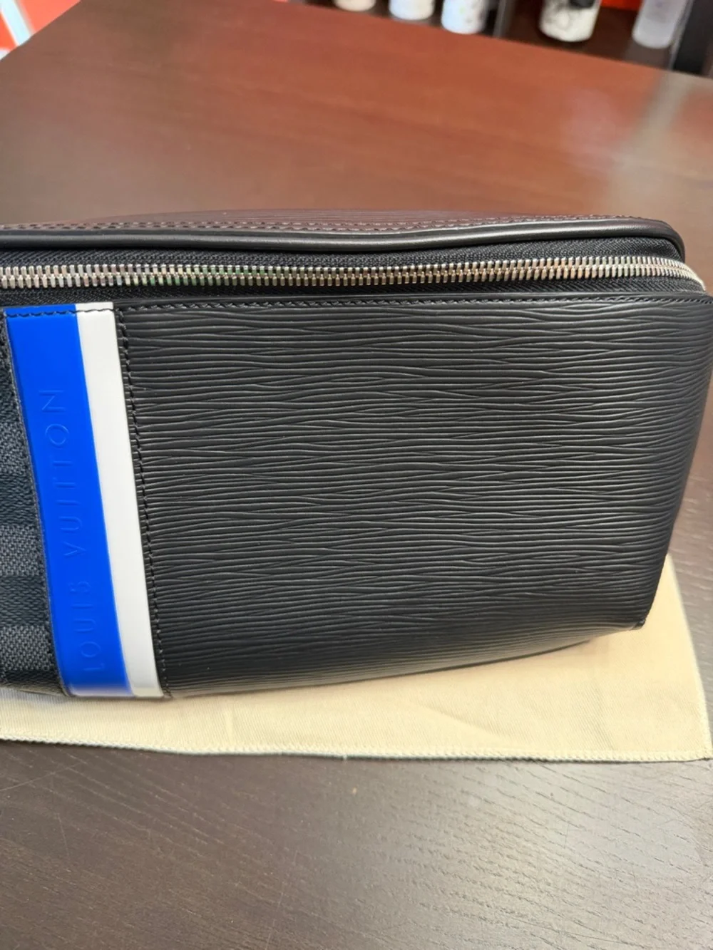 Louis Vuitton Bumbag (Noir) - Picture 6 of 6